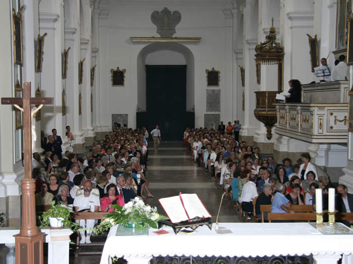  - Concerto_StellaMaris_17giugno2007_Concerto_sala_avanti_altare_001